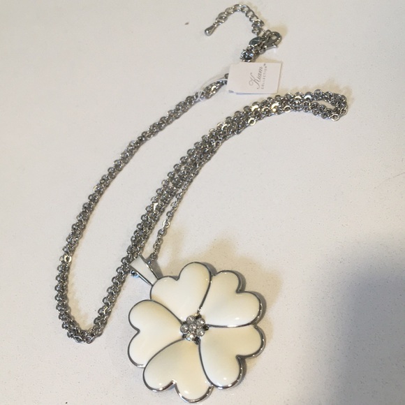 Lia Sophia Jewelry - Lia Sophia Floral necklace